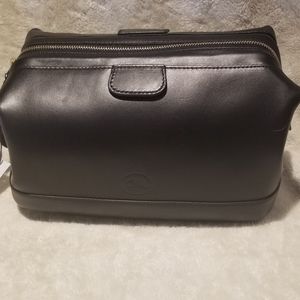 DOONEY AND BOURKE DOPP KIT